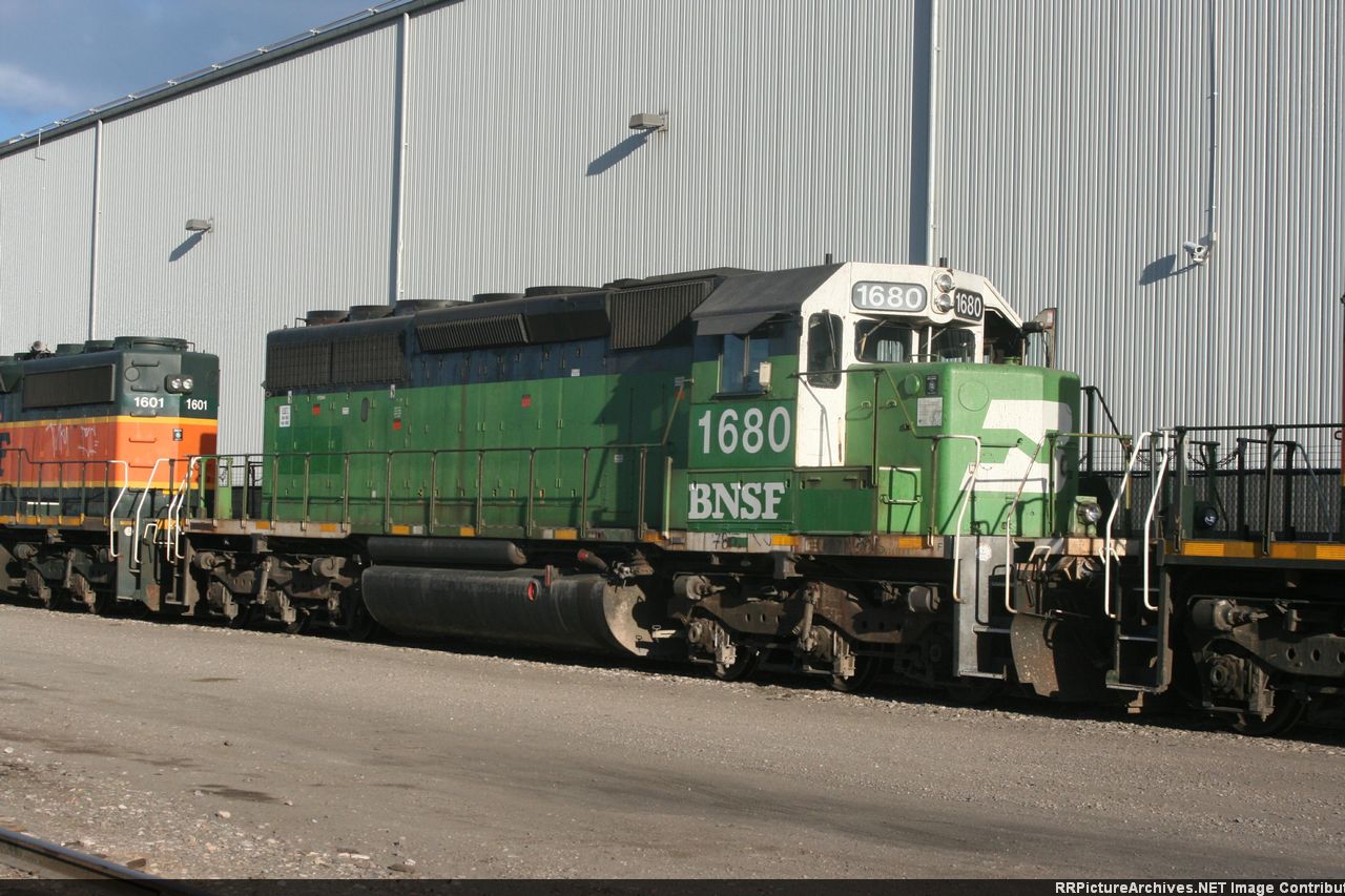 BNSF 1680